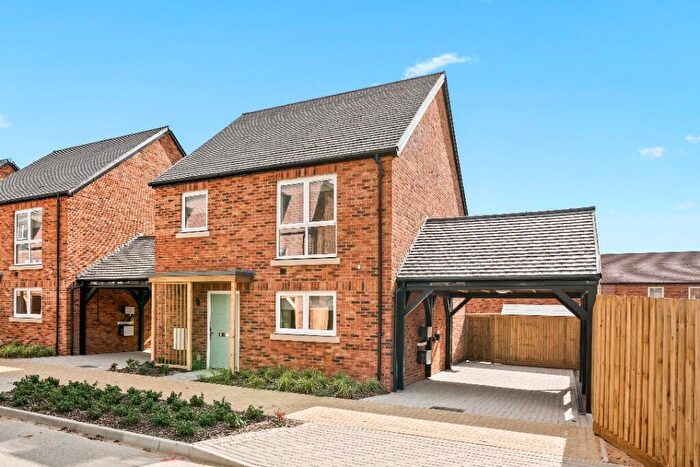 4 Bedroom Detached House To Rent In Ragstone Avenue, Swanscombe, Kent, DA10