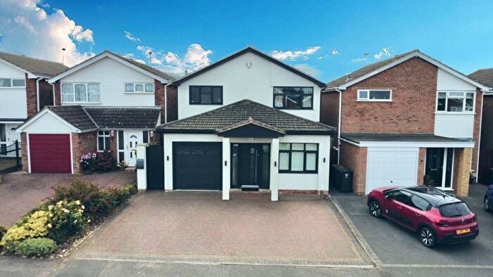 4 Bedroom Detached House For Sale In Chetwynd Drive, Nuneaton, CV11
