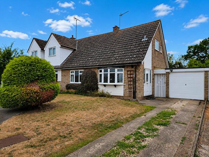 3 Bedroom Chalet For Sale In Orchard Road, Bramford, Suffolk, IP8