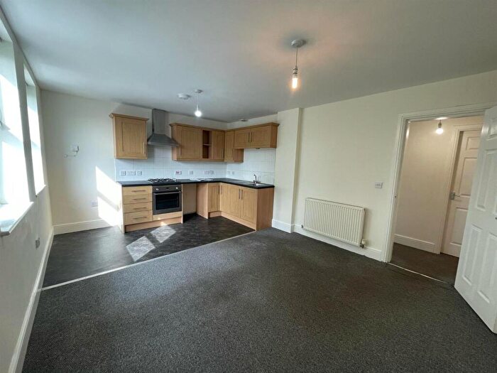2 Bedroom Flat To Rent In Sefton Road, Wirral, CH62