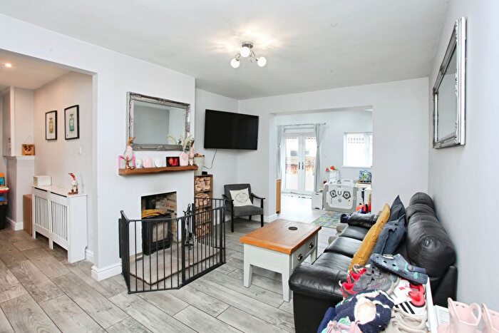 3 Bedroom End Terrace House For Sale In Shakespeare Road, Cwmbran, NP44