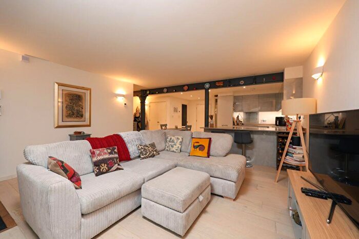 2 Bedroom Apartment For Sale In Kingsdown Parade | Kingsdown, BS6