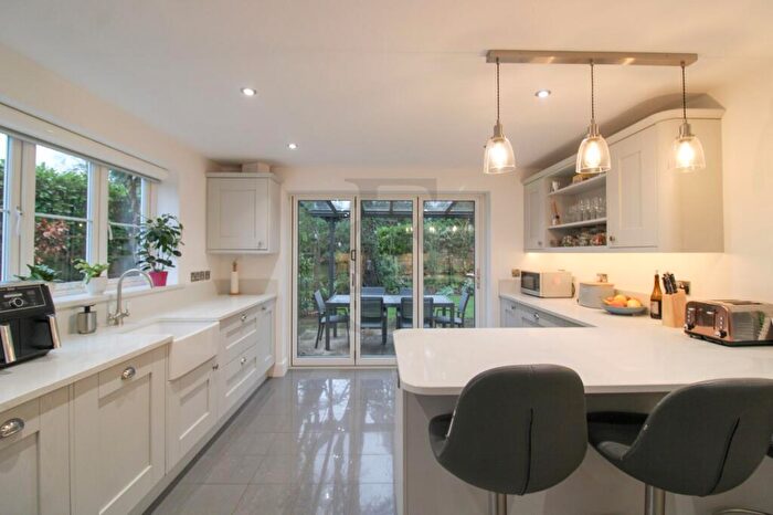 4 Bedroom Semi-Detached House For Sale In Elm Tree Court, Stoneygate, LE2