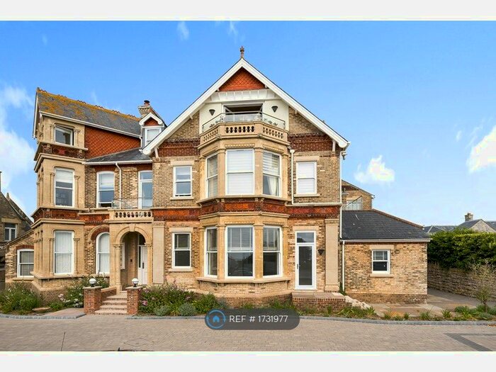 3 Bedroom Flat To Rent In Massandra Court, Weymouth, DT4