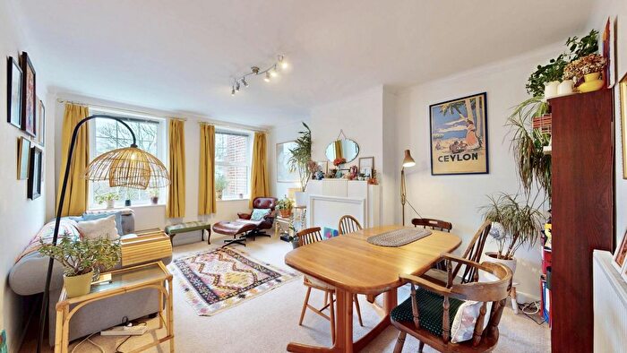 2 Bedroom Flat To Rent In Aylmer Road, East Finchley, N2