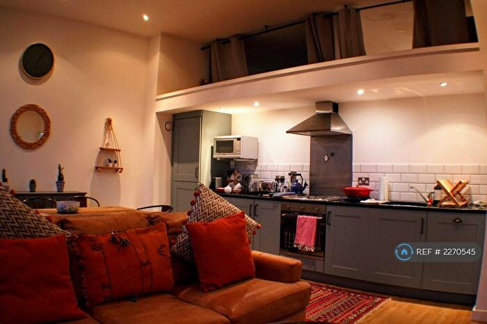 2 Bedroom Flat To Rent In Albion Street, Glasgow, G1