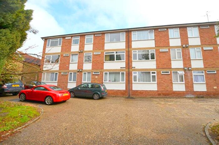 2 Bedroom Apartment To Rent In Wentworth Place, Chesham, HP5