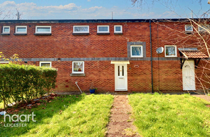 3 Bedroom Terraced House For Sale In Redwood Walk, Leicester, LE5