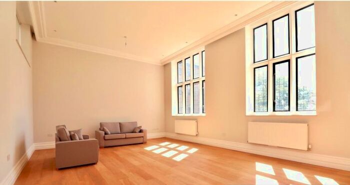 2 Bedroom Flat To Rent In Courtyard House, Mill Hill, London, NW7