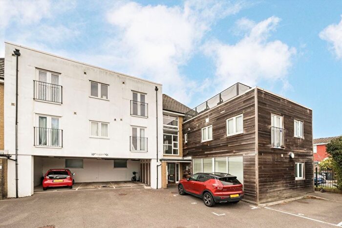 2 Bedroom Flat For Sale In Alpha Road, Surbiton, KT5