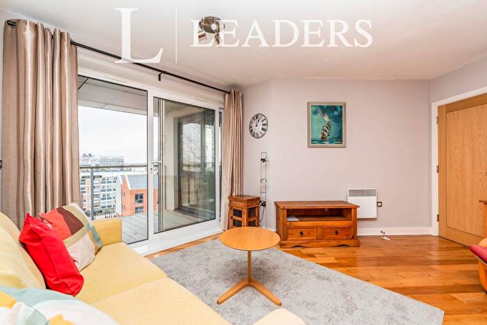 2 Bedroom Flat To Rent In High Street, Southampton, SO14