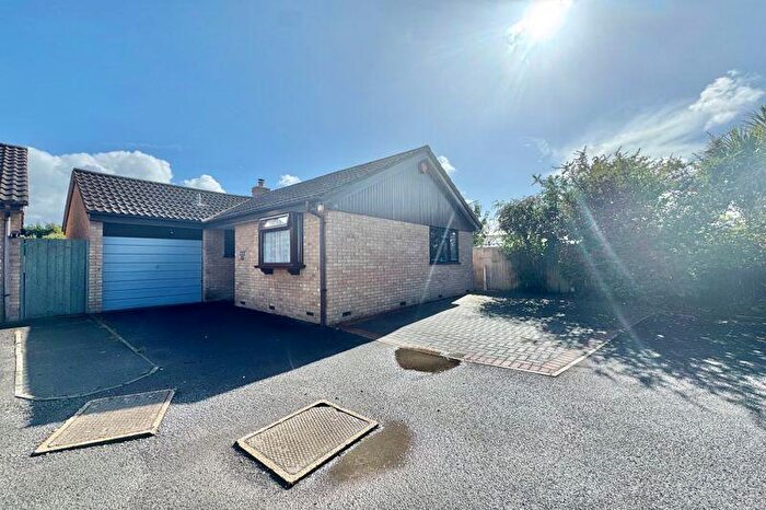 2 Bedroom Detached Bungalow For Sale In Worle High Street, Weston-Super-Mare, BS22