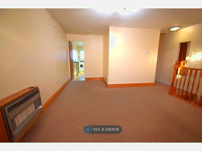 1 Bedroom Maisonette To Rent In Gate Close, Borehamwood, WD6