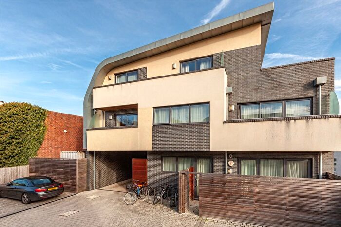 1 Bedroom Flat To Rent In Lime Walk, Headington, OX3