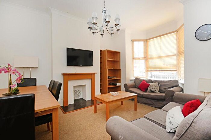 6 Bedroom House To Rent In Abbeydale Road, Sheffield, S7