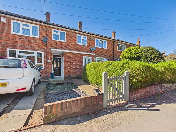 2 Bedroom Terraced House For Sale In Wentworth Avenue, Slough, Berkshire, SL2