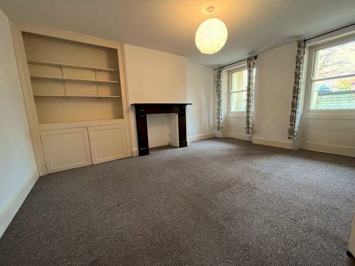 2 Bedroom Apartment To Rent In London Road, Cheltenham, GL52