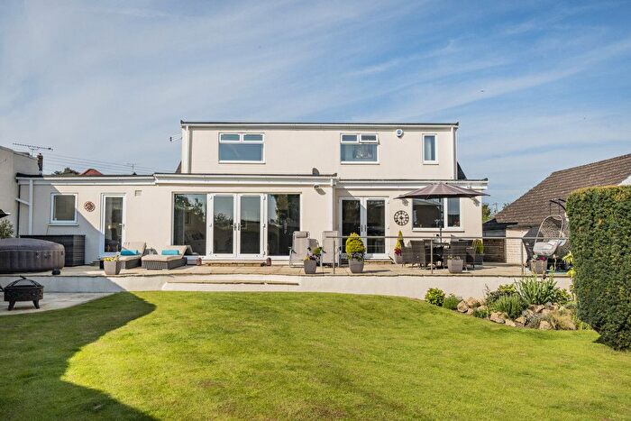 5 Bedroom Detached House For Sale In Top Dartford Road, Hextable, Swanley, BR8