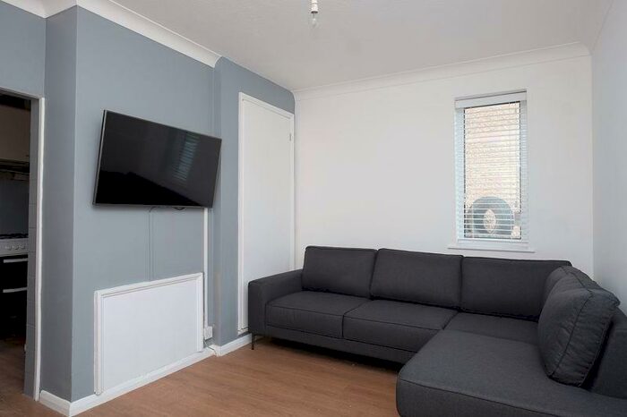 5 Bedroom Semi-Detached House To Rent In The Avenue, Brighton, BN2