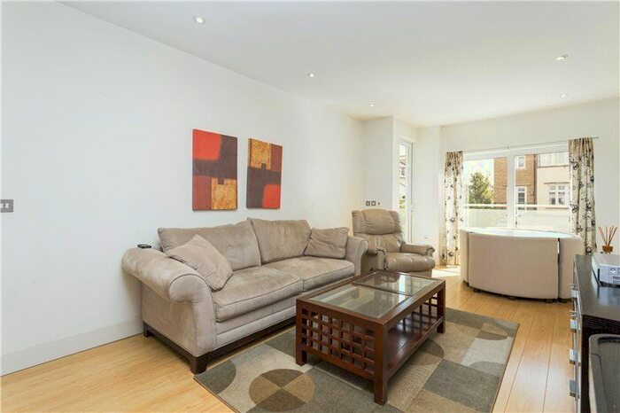 2 Bedroom Flat To Rent In Woodman Mews, Kew Riverside, TW9