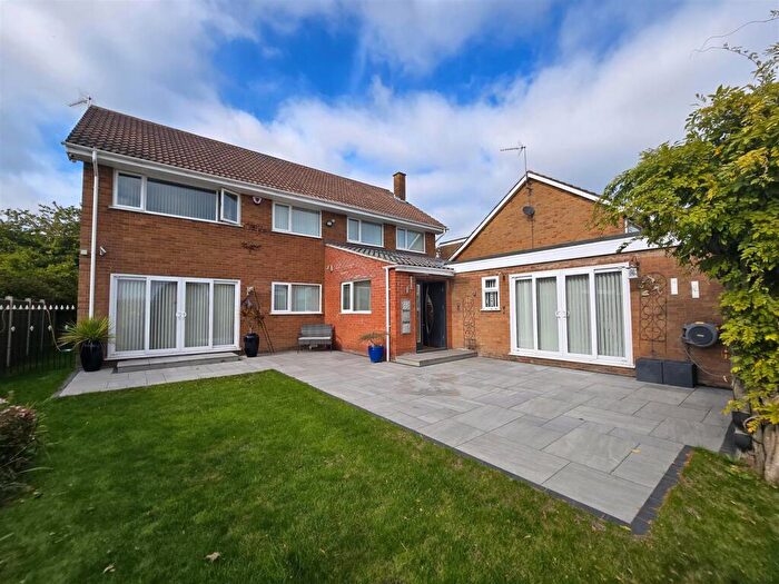 6 Bedroom Detached House For Sale In Lowestoft Road, Gorleston, NR31