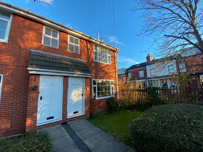 2 Bedroom Flat To Rent In Stanmore Place, Burley, Leeds, LS4