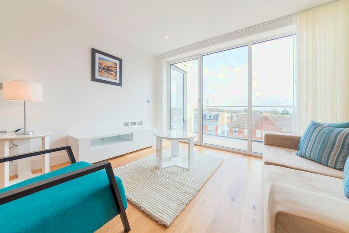 1 Bedroom Flat To Rent In East Court, 3 Grove Place, Eltham, London SE9