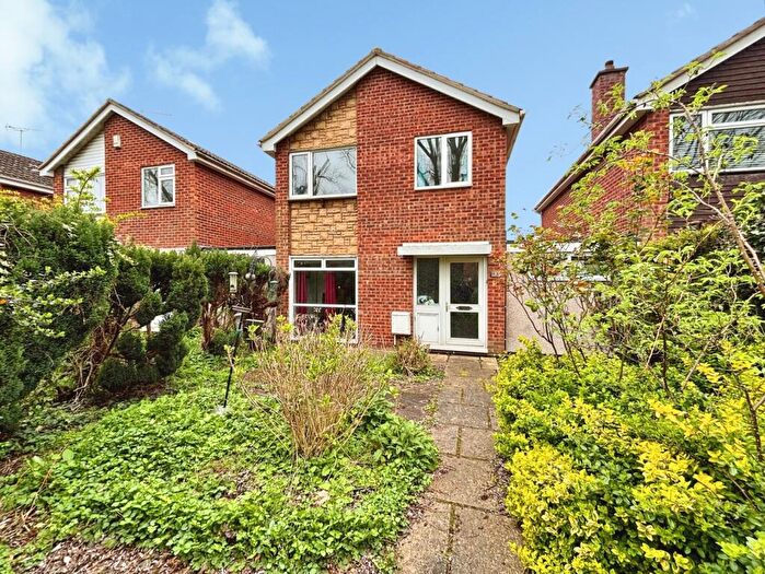 3 Bedroom Link Detached House For Sale In Distel Close, Cheltenham, Gloucestershire, GL50