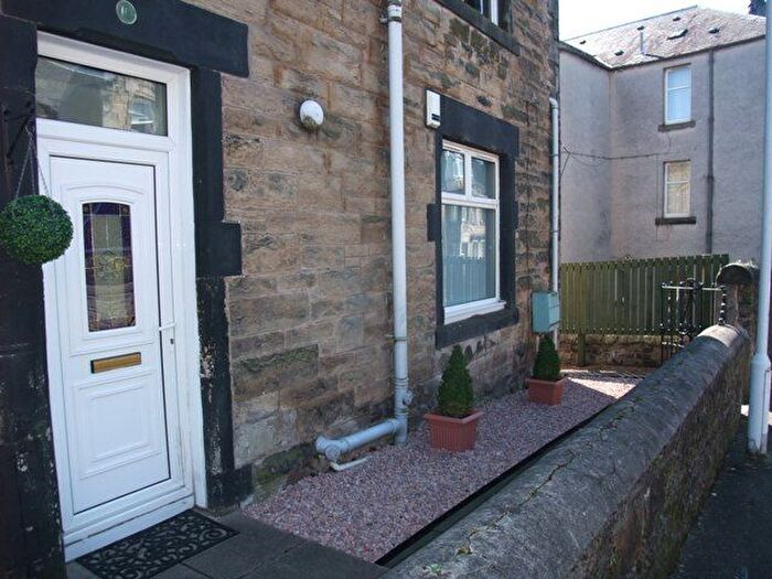 2 Bedroom Flat To Rent In Church Street, Kirkcaldy, KY1