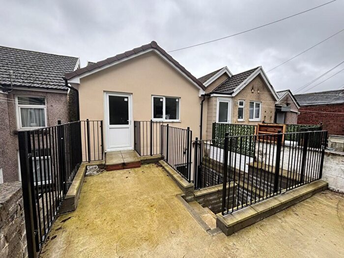 2 Bedroom Flat To Rent In A Victoria Terrace, NP11