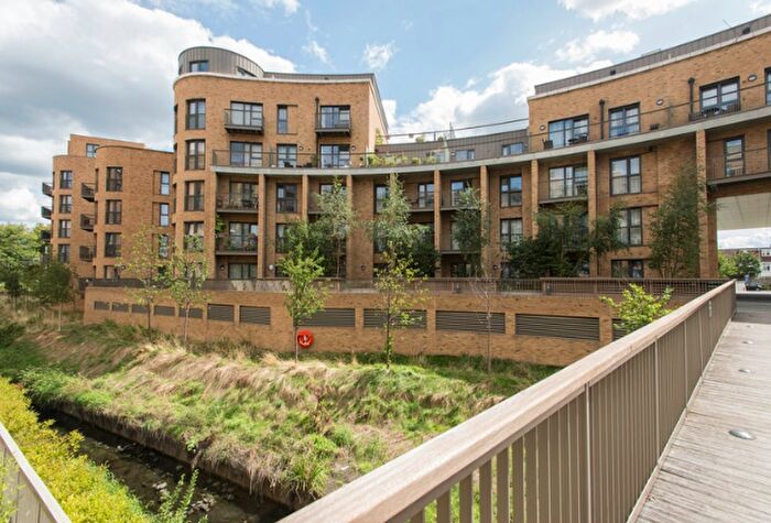 2 Bedroom Apartment To Rent In Royal Court, CR0