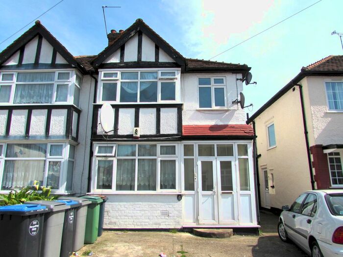 2 Bedroom Flat To Rent In The Croft, Sudbury, Wembley, Middlesex, HA0