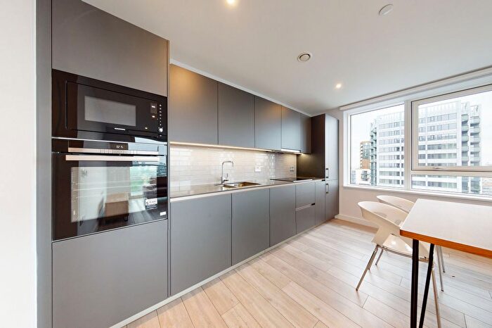 2 Bedroom Flat To Rent In , New Lion Way, London, SE17