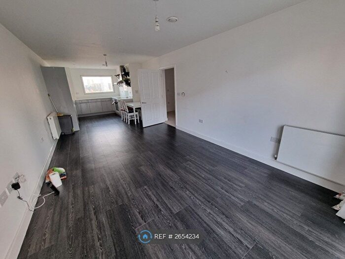 2 Bedroom Flat To Rent In Swiftstone Tower, London, SE10