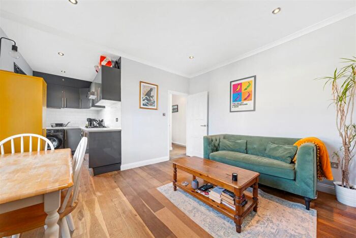 2 Bedroom Flat For Sale In Durban Road, West Norwood, SE27