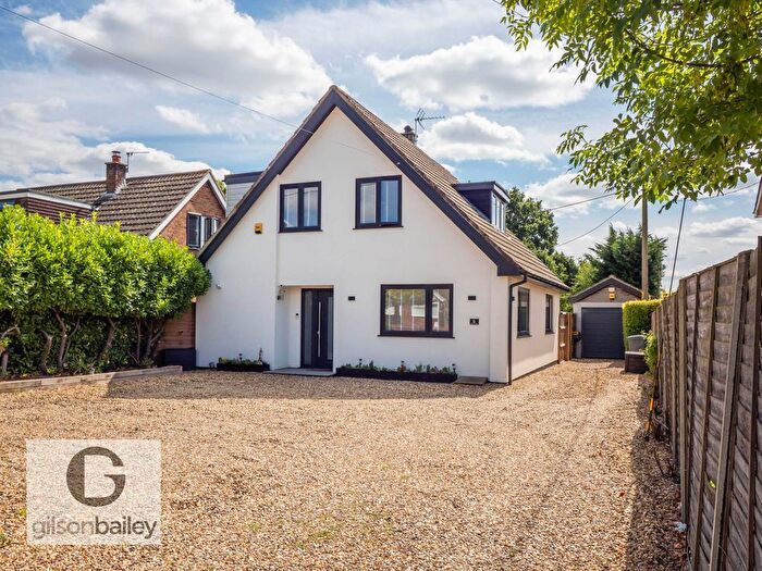 4 Bedroom Chalet For Sale In Salhouse Road, Rackheath, NR13
