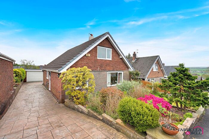 3 Bedroom Detached House For Sale In Lawrence Avenue, Simonstone, BB12