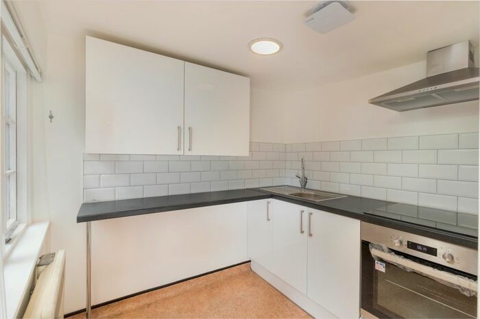 2 Bedroom Flat To Rent In Newport Court, London, WC2H