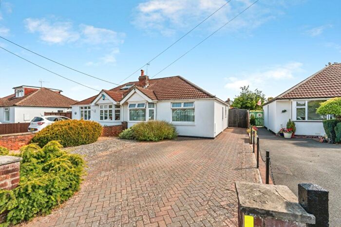 3 Bedroom Bungalow For Sale In Morpeth Avenue, Totton, Southampton, Hampshire, SO40