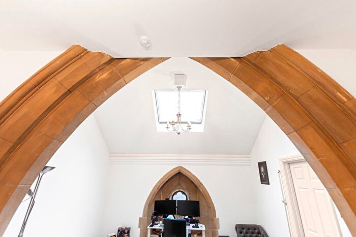 1 Bedroom Flat For Sale In Egham Hill, Egham, Surrey, TW20
