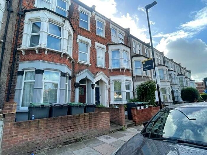 2 Bedroom Flat To Rent In White Hart Lane, Tottenham, N17