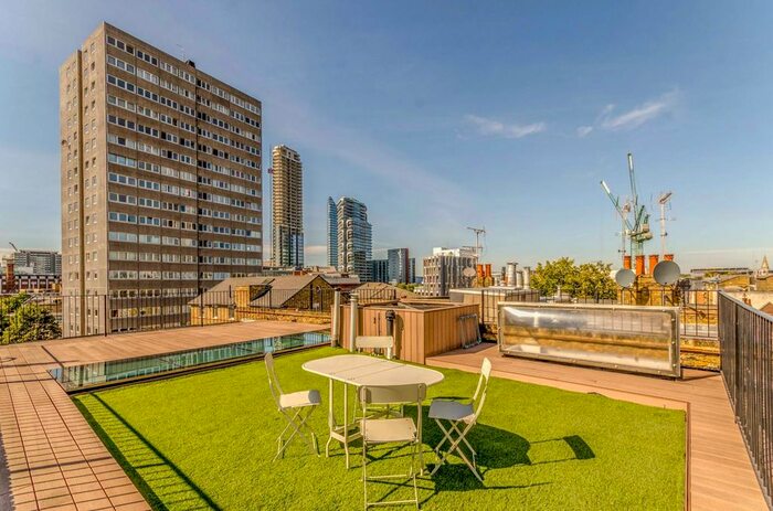 2 Bedroom Flat To Rent In Bath Street, Clerkenwell, London, EC1V