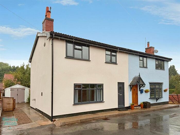 3 Bedroom Semi Detached House For Sale In Beck Lane, Clayworth, Retford, DN22