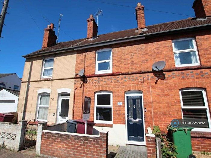 3 Bedroom Terraced House To Rent In York Road, Reading, RG1