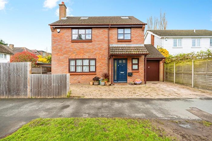 5 Bedroom Detached House For Sale In The Ridgeway, St. Albans, AL4