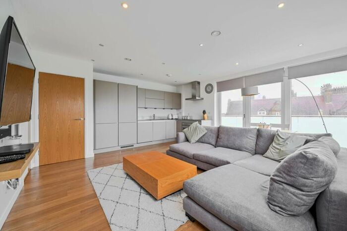 1 Bedroom Flat To Rent In Oldridge Road, Balham, London, SW12