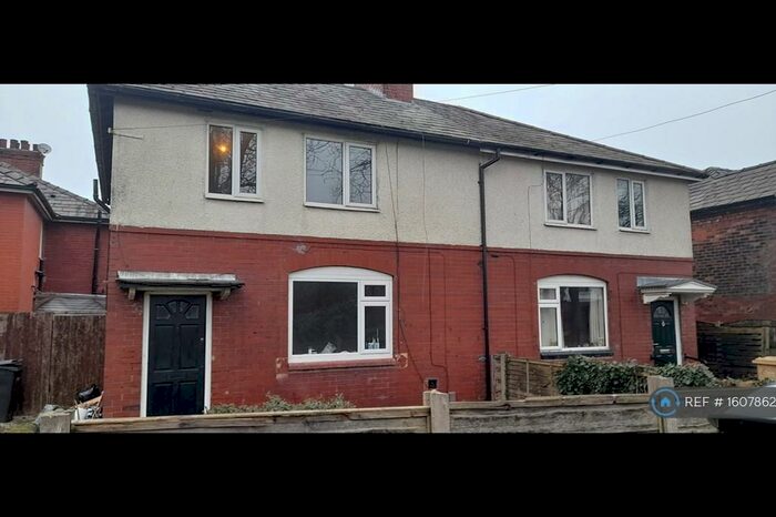 3 Bedroom Semi-Detached House To Rent In Central Avenue, Farnworth, Bolton, BL4