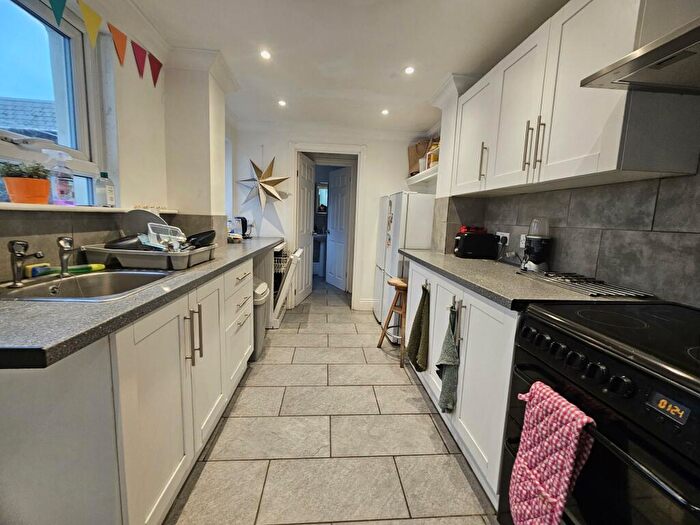 5 Bedroom Semi-Detached House To Rent In Hollingdean Road, Brighton, BN2