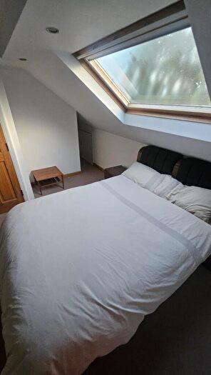 1 Bedroom Semi-Detached House To Rent In Sherrards Way, Barnet, Hertfordshire, EN5