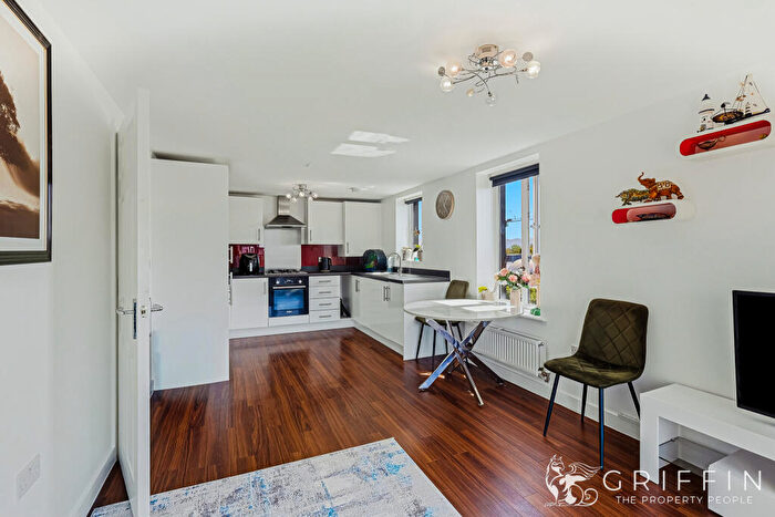 2 Bedroom Flat For Sale In Schoolfield Road, West Thurrock, RM20